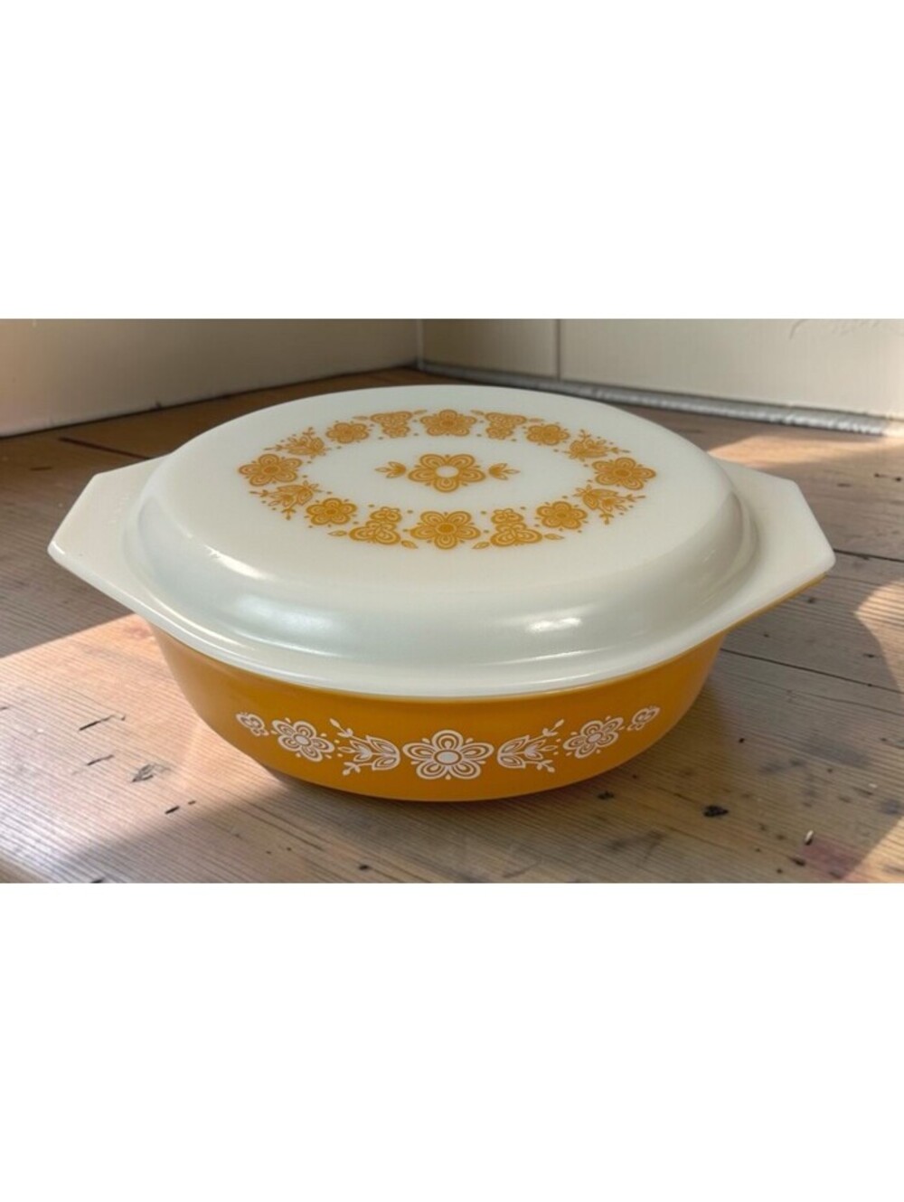 Vintage Pyrex Butterfly Gold Casserole Dish with Lid | #045 2.5 Qt Oval